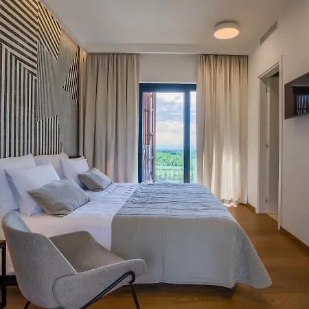 Stately In Baderna With Private Full Size Pool فيلة